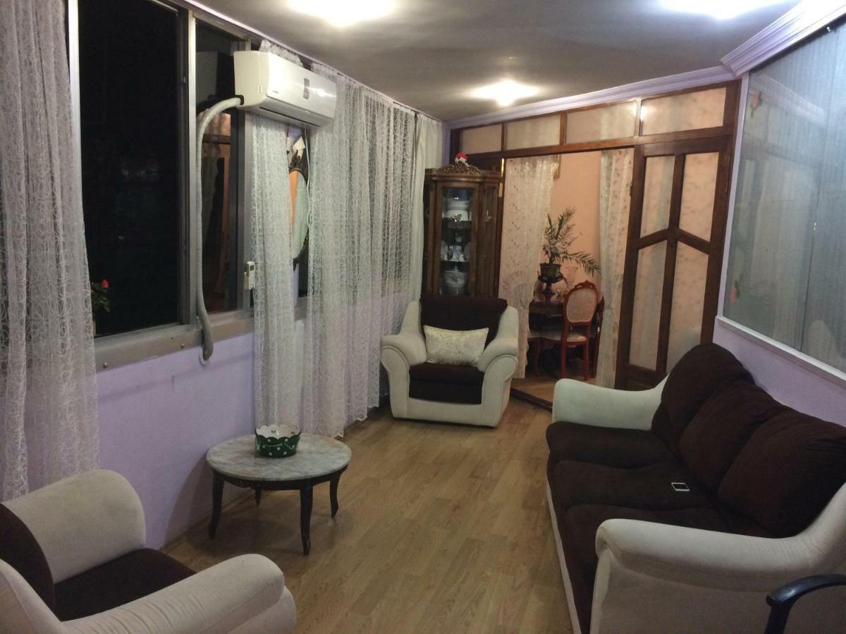 Apartment On Melashvili 24 バトゥーミ エクステリア 写真